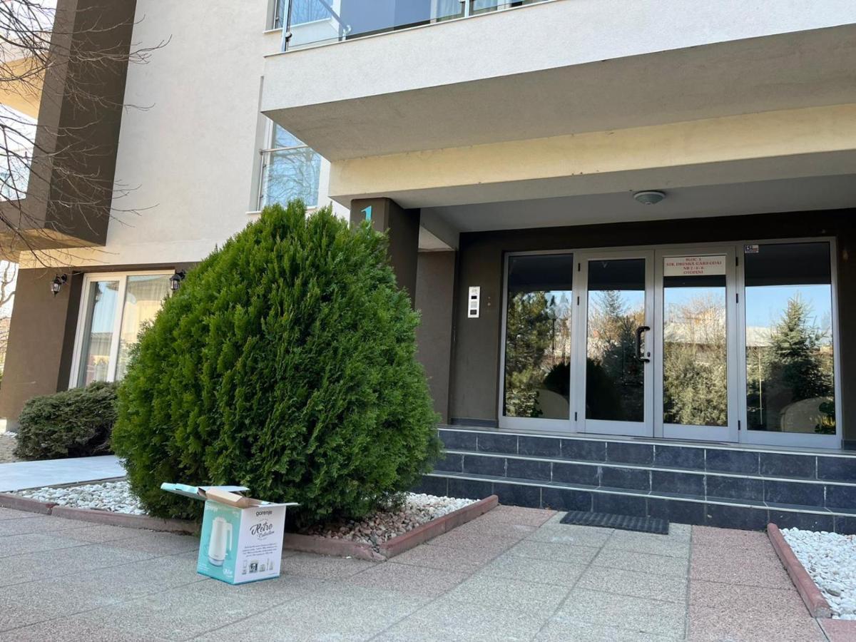 أوتوبين Tranzzzit Airport Apartment المظهر الخارجي الصورة