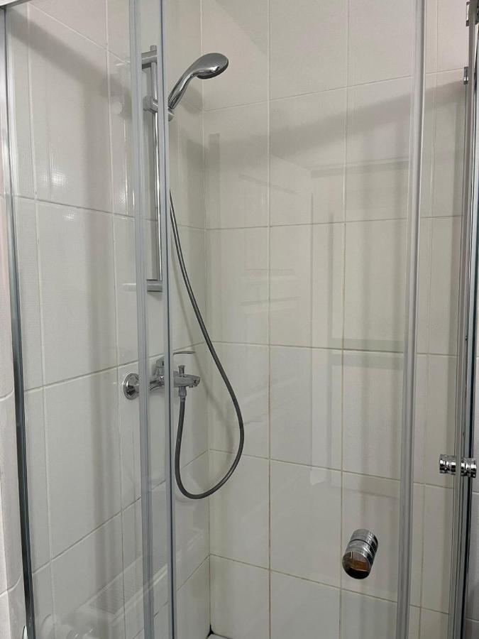 أوتوبين Tranzzzit Airport Apartment المظهر الخارجي الصورة